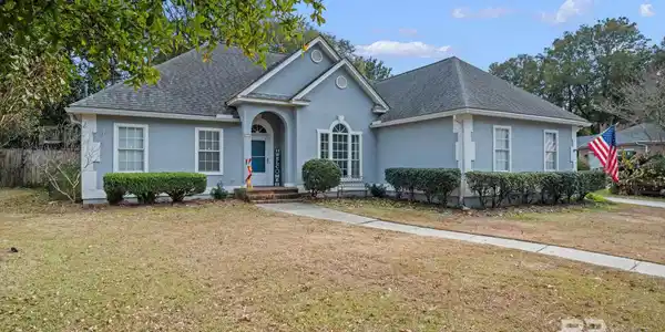 115 Dewitt Circle