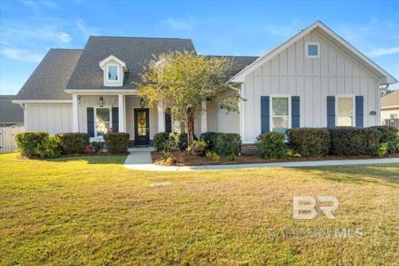 327 Nandina Loop