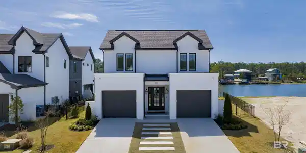 861 Inlet Circle