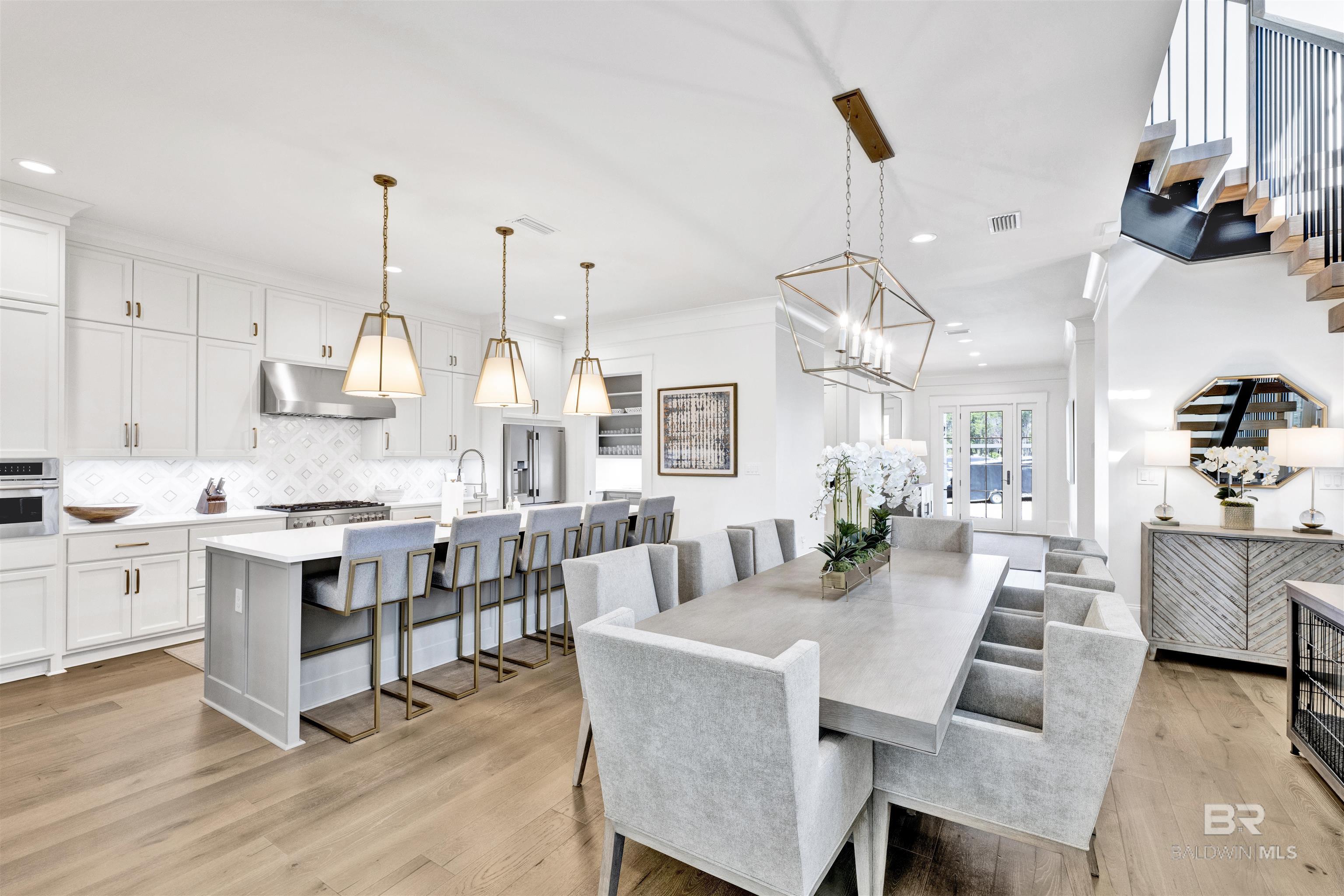 Image 3: Dining Area