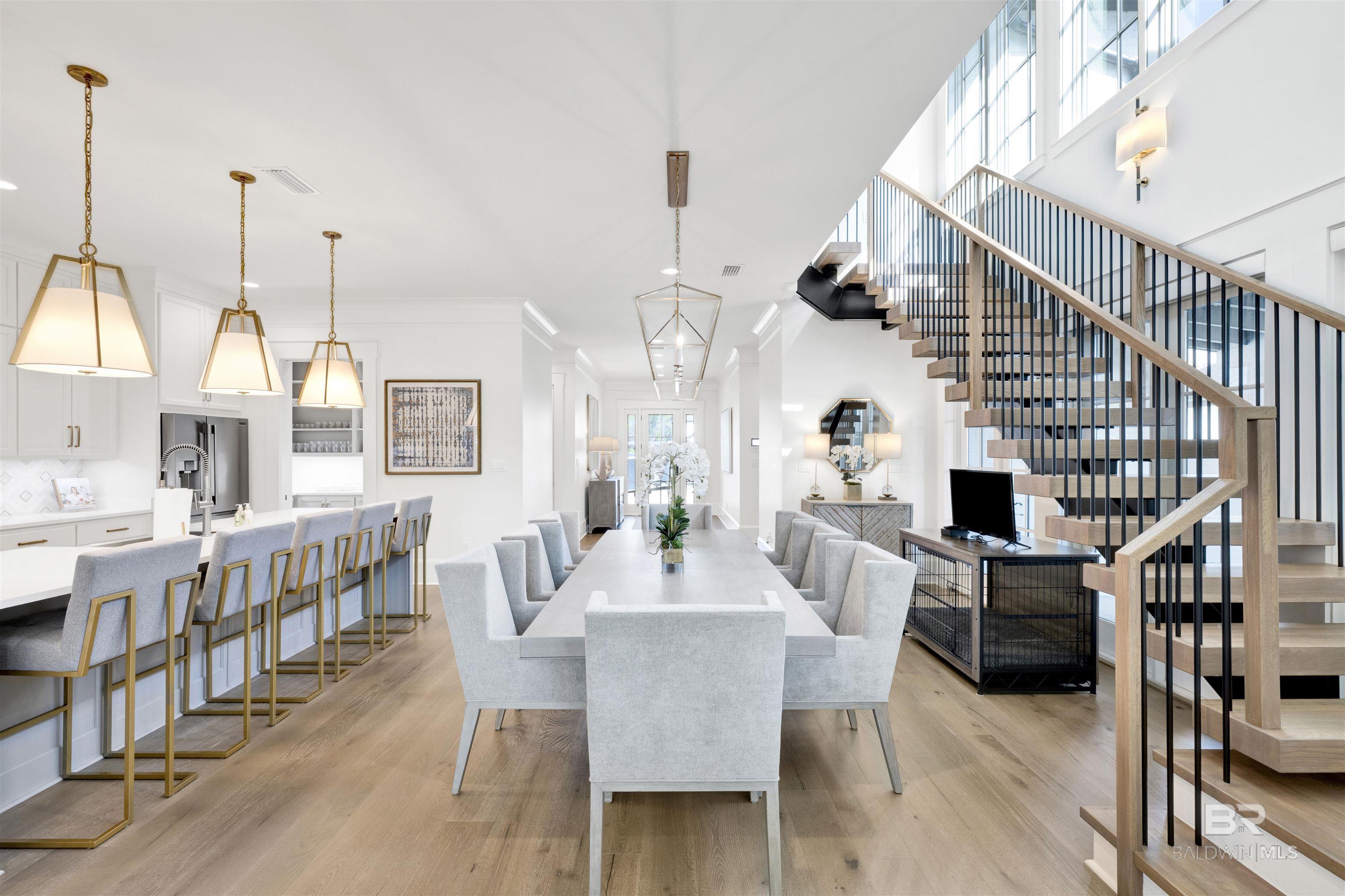 Image 4: Dining Area