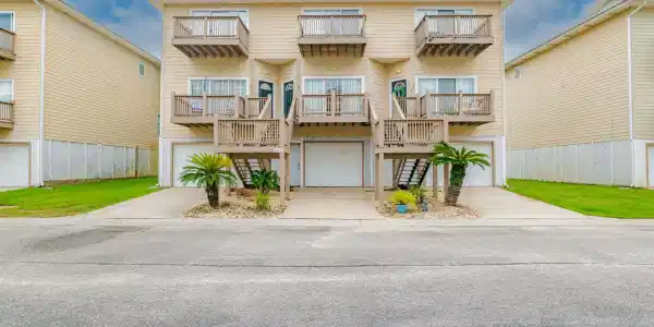 4 Yacht Club Drive