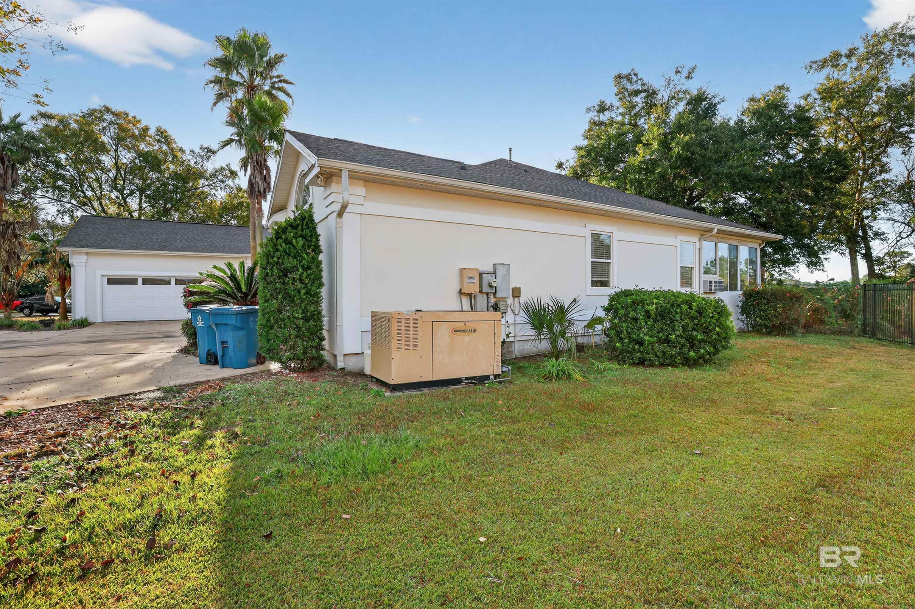 Image 3: Side Of Structure