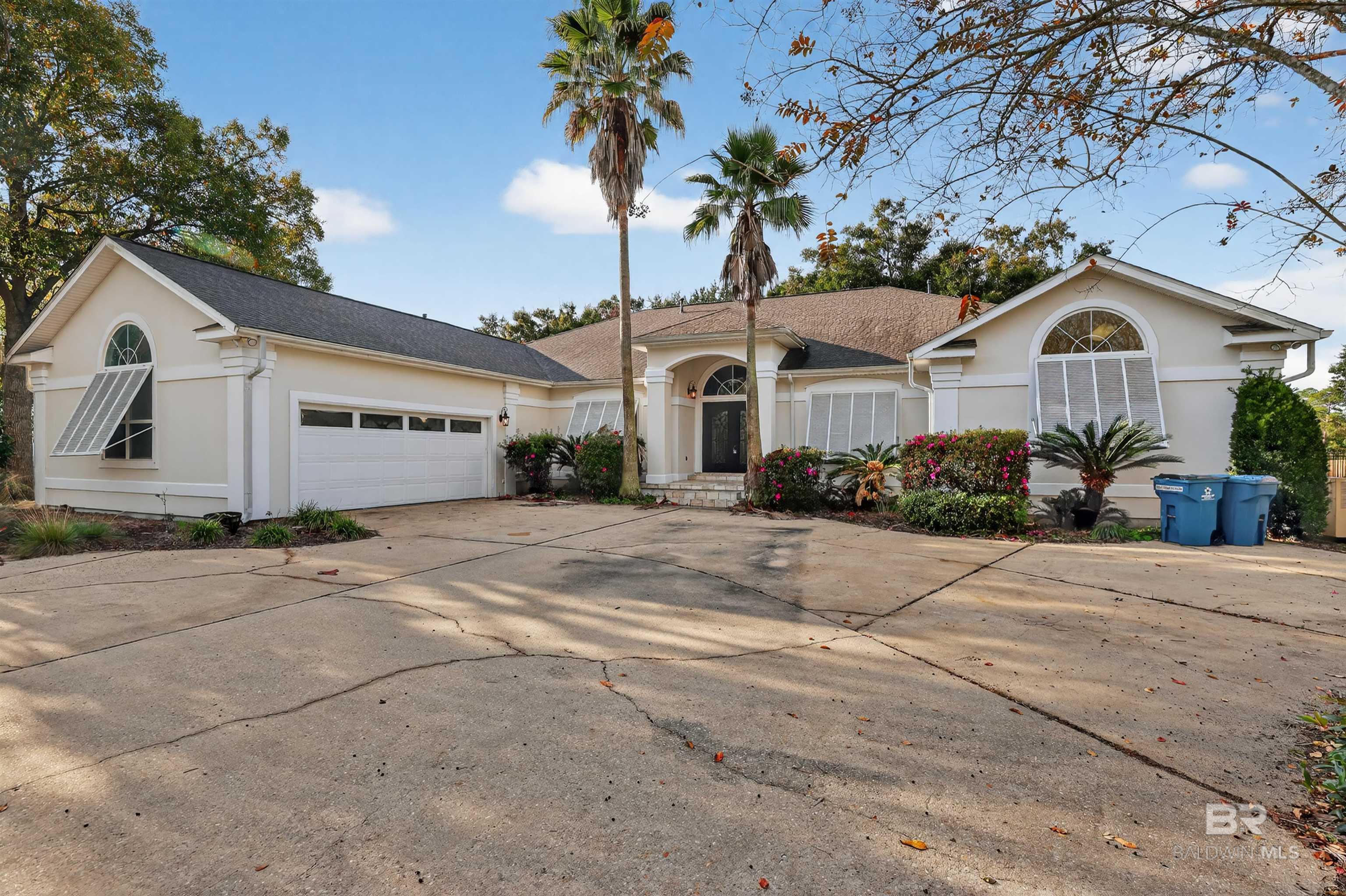 Image 4: Front Of Structure