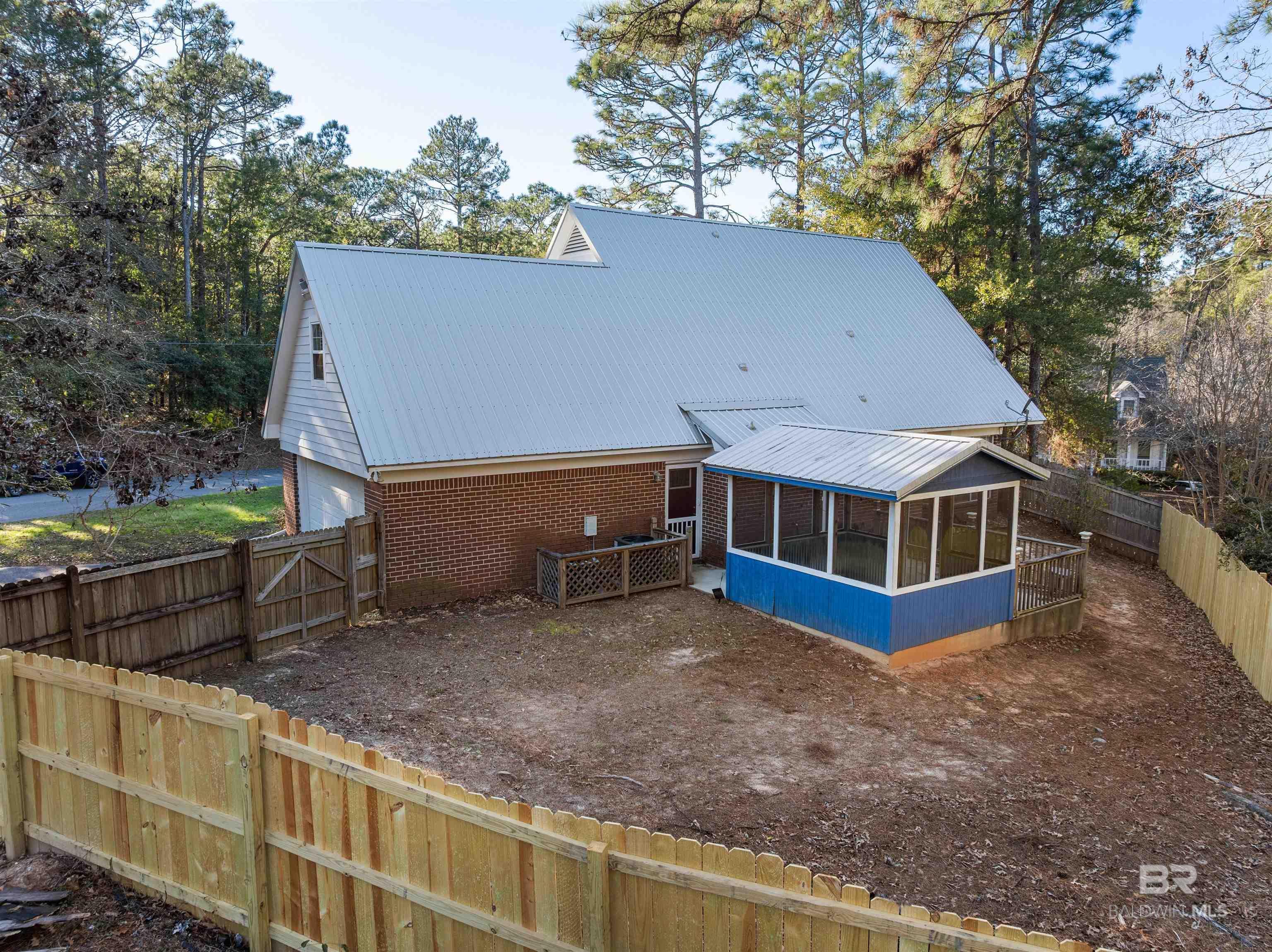 Image 3: Back Of Structure