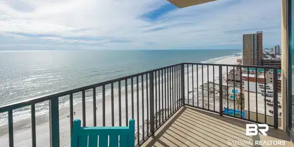 Image 4: Balcony with view of water and beach