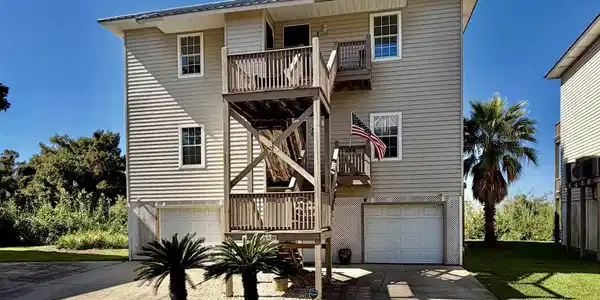 4 Yacht Club Drive