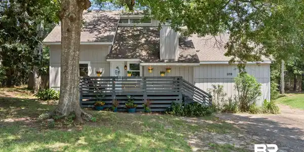 109 Ventura Cir