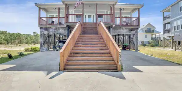 204 Leonora Court