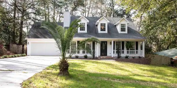 185 Lakeview Loop