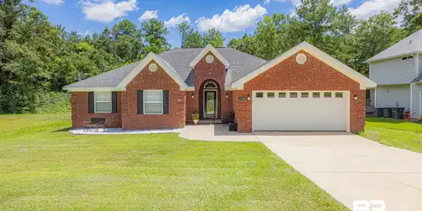 138 Lakeview Loop