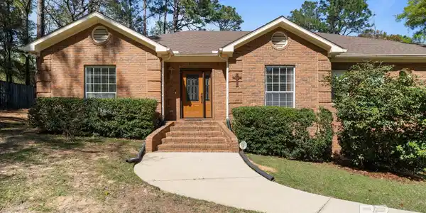 171 Country Club Drive