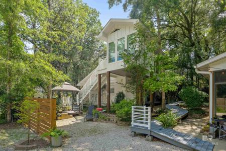 571 Dogwood Avenue