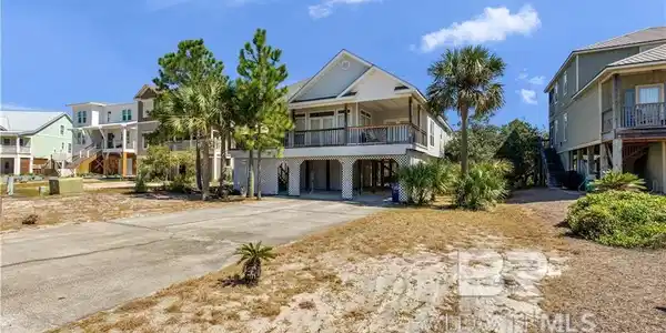 208 Isabella Court