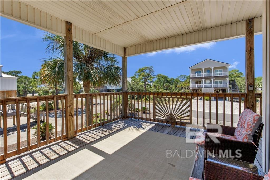 Image 3: Deck