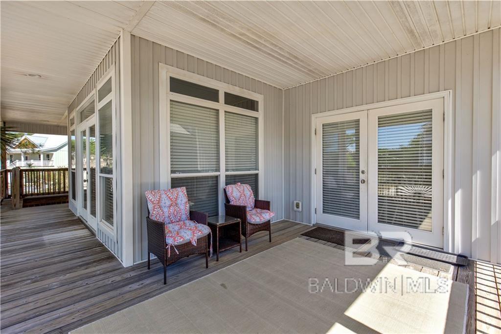 Image 4: Deck