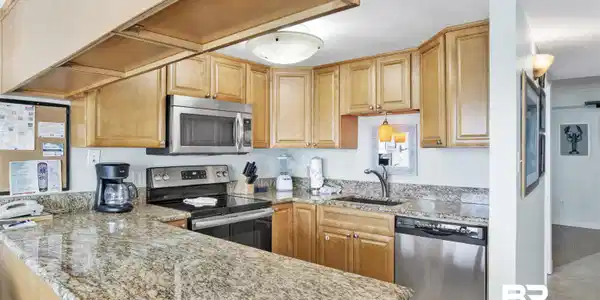Image 3: New countertops and cabinetry 2013. All appliances are no older than 2013.
