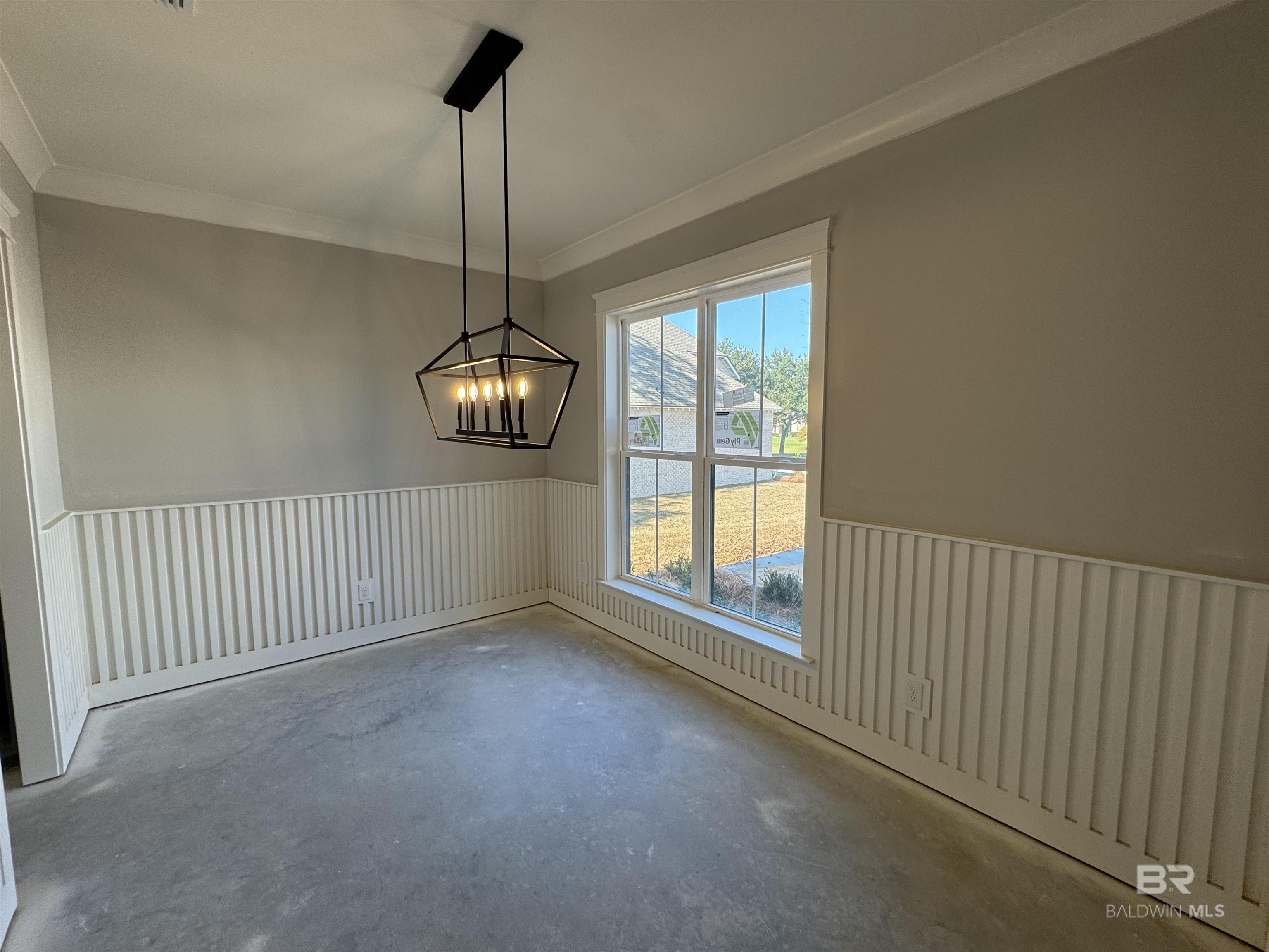 Image 4: Dining Area