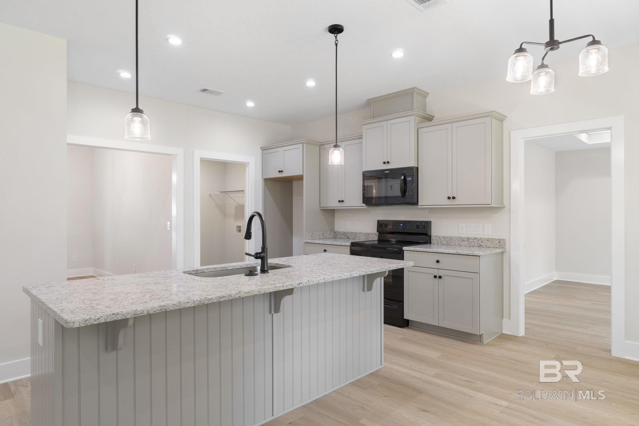 Image 2: Kitchen