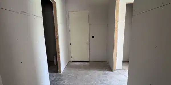 Image 3: Foyer