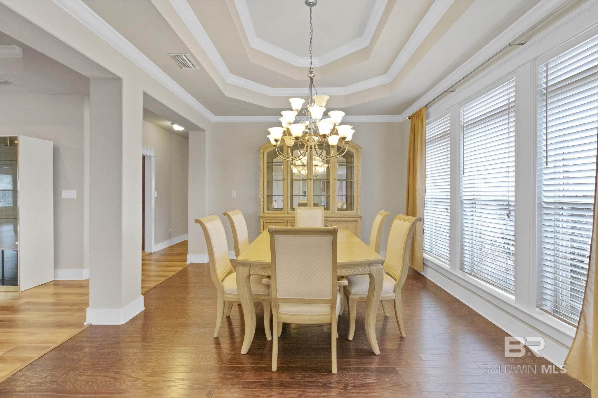 Image 4: Dining Area