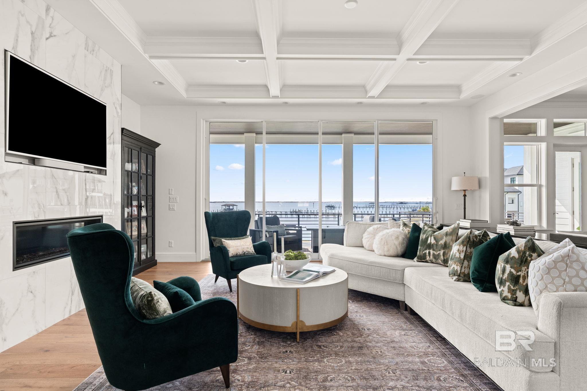 Image 3: Living Room