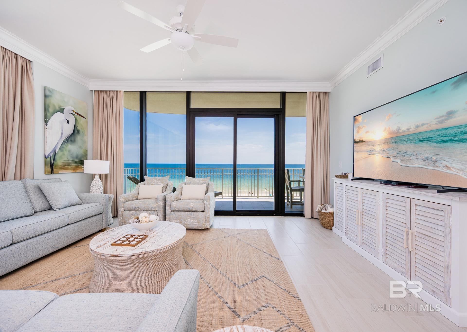 Image 3: Living Room