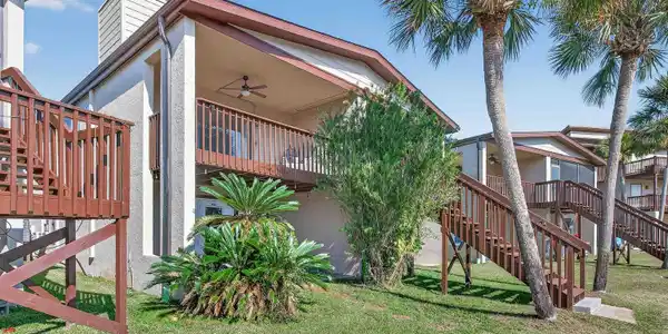 3944 Spinnaker Drive