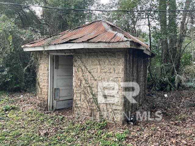 Image 3: Out Buildings