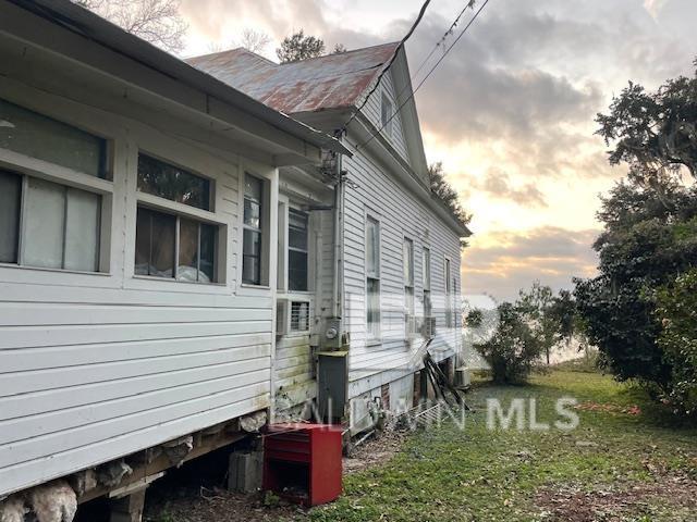 Image 4: Side Of Structure