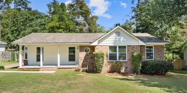 106 Willowbrook Circle