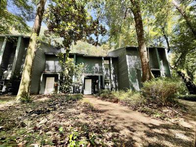 7 Summer Oaks Drive