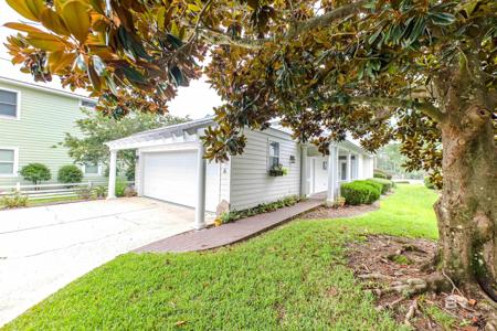 216 W Canal Drive