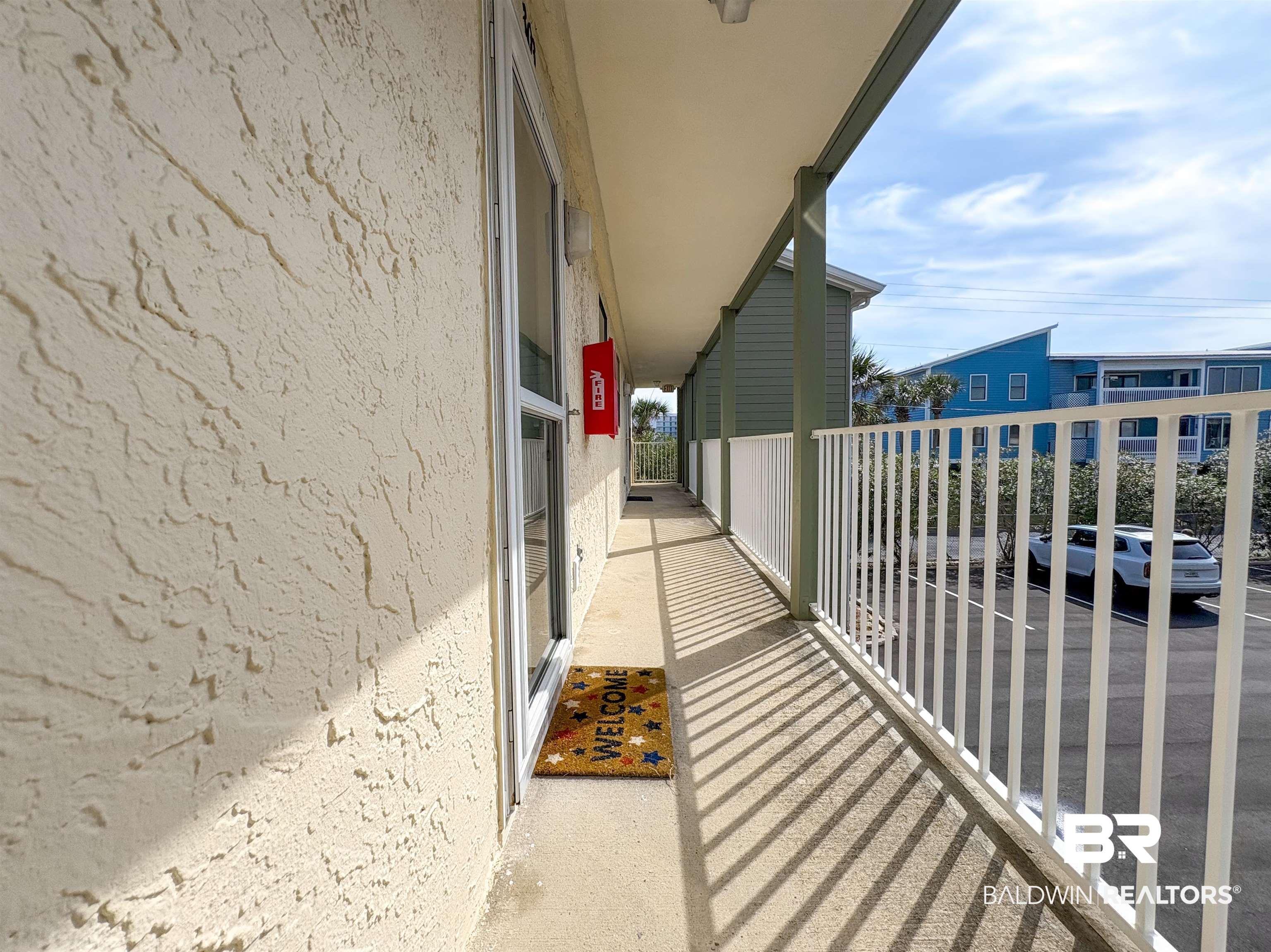 Image 3: View of balcony