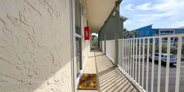 Image 3: View of balcony