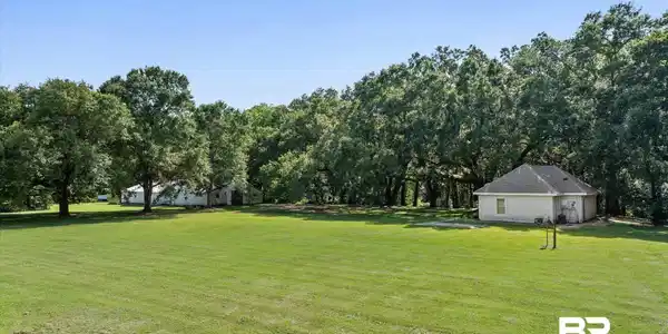 Image 3: Acreage