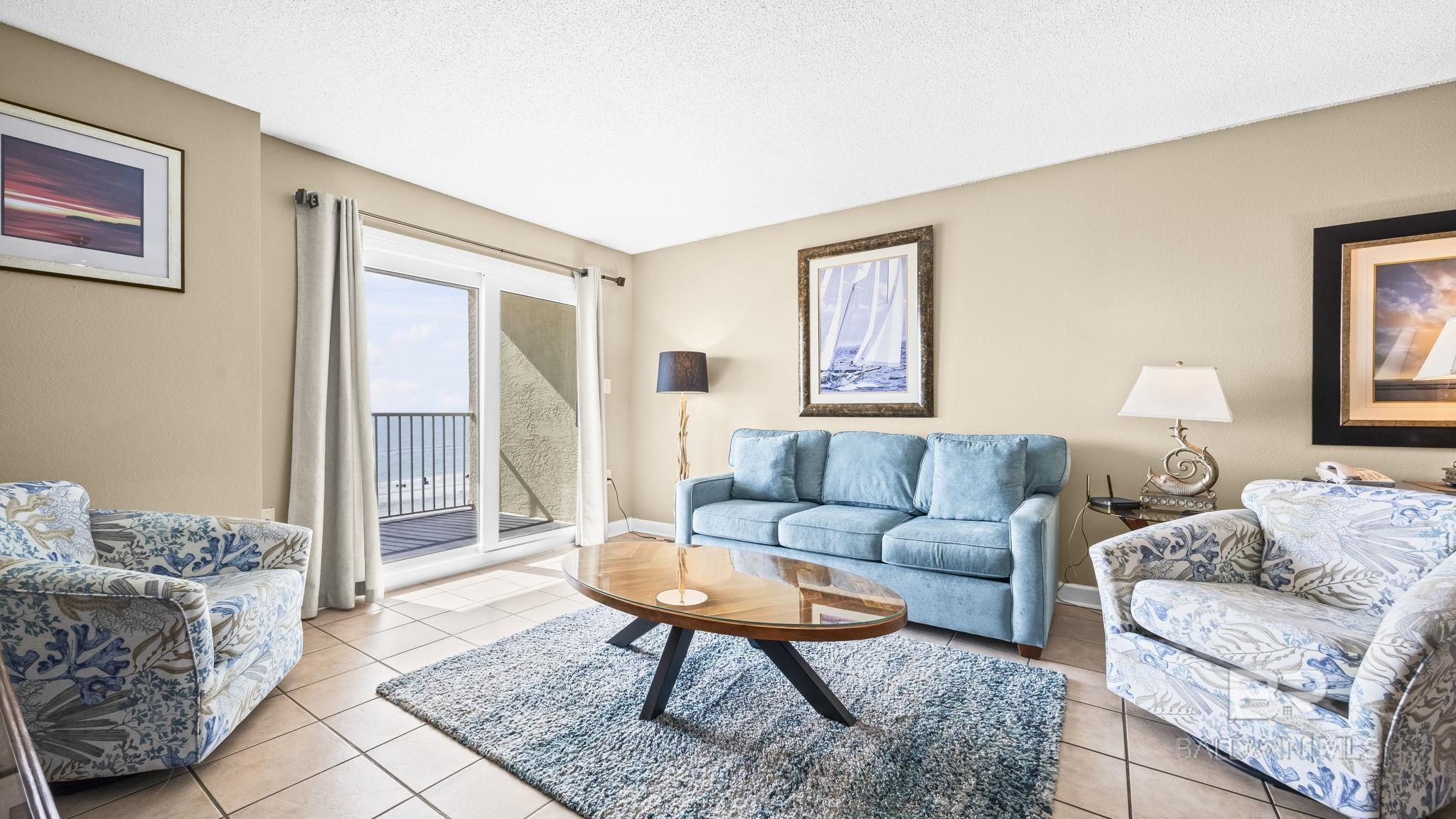 Image 3: Living Room