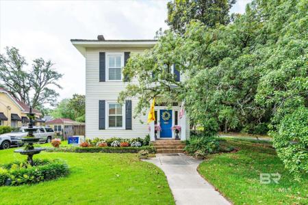 1809 Dauphin Street