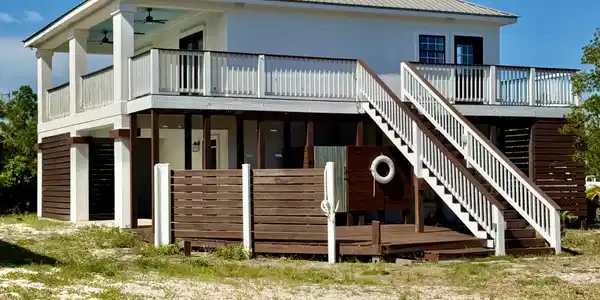 835 Surfside Drive