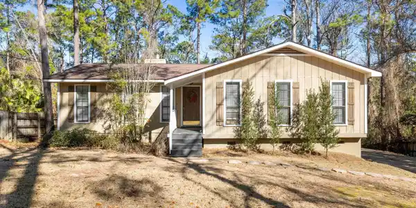 207 Ridgewood Drive