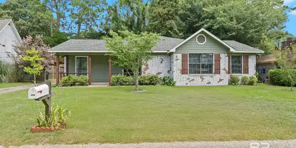 113 N Sandlewood Circle