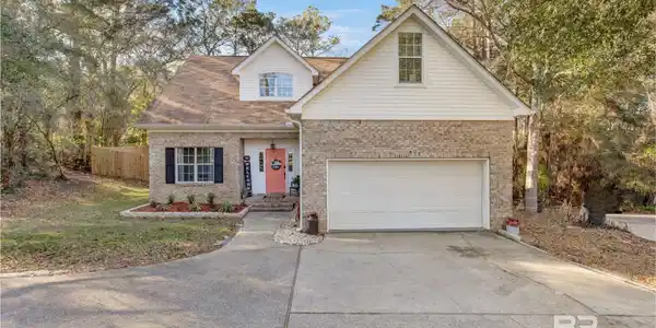 7611 Charleston Oaks Drive