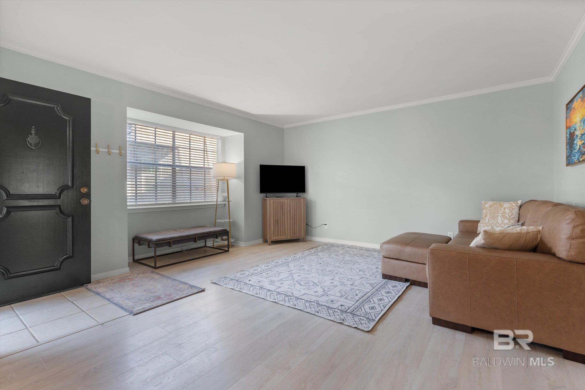 Image 4: Big Picture Window