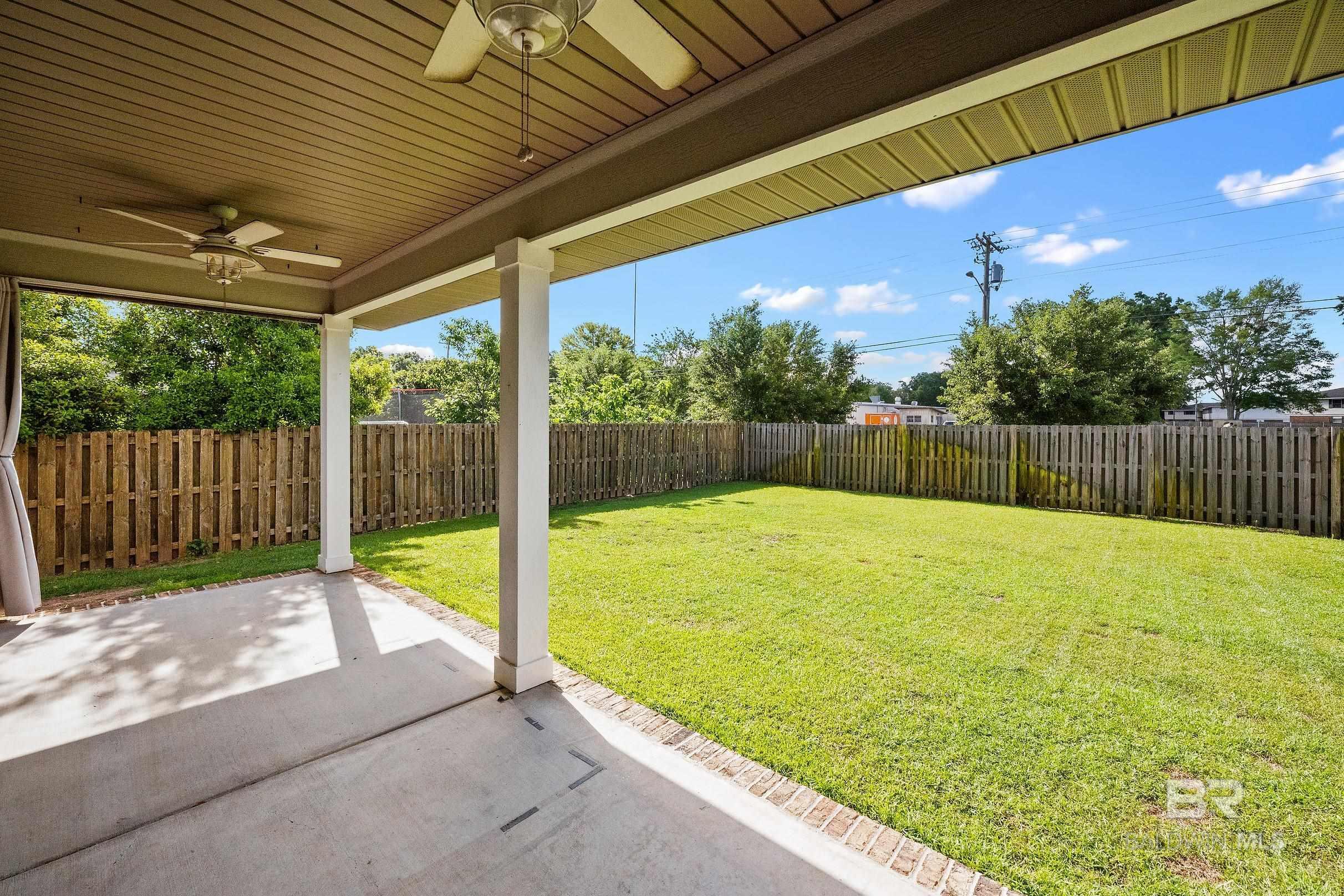 Image 4: Yard