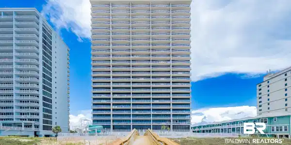 533 East Beach Blvd
