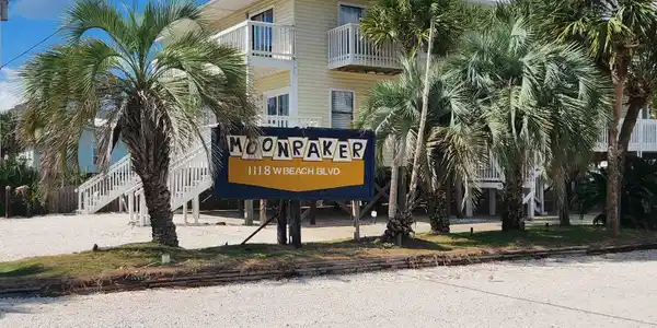 1118 W Beach Boulevard