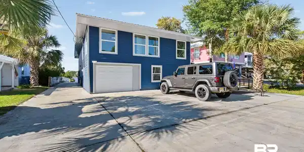 140 W 8th Avenue