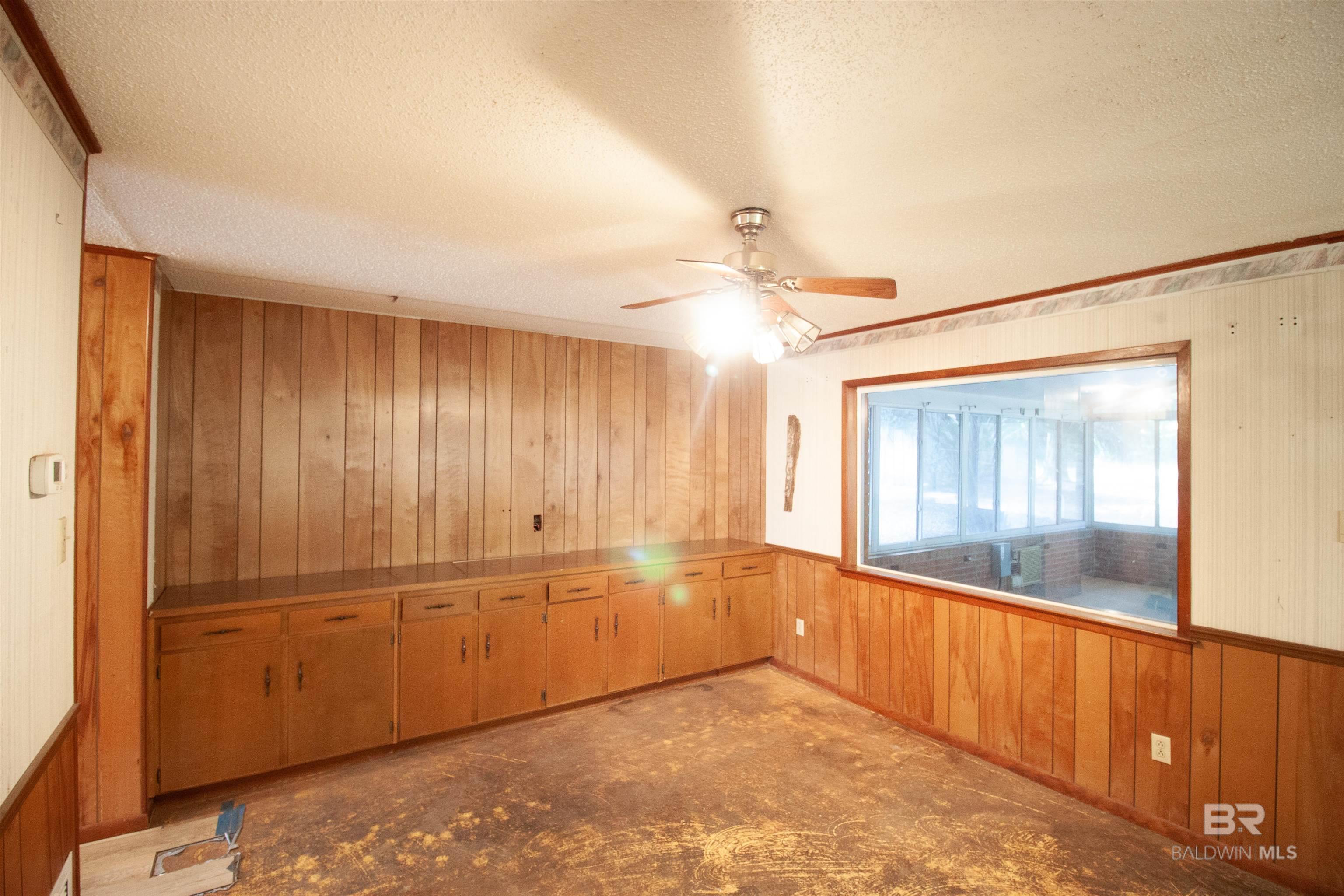 Image 4: Dining Room