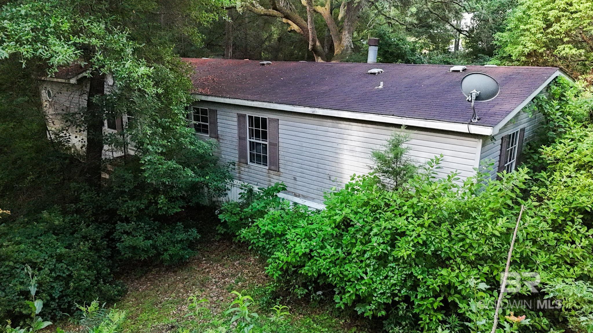 Image 4: Side Of Structure