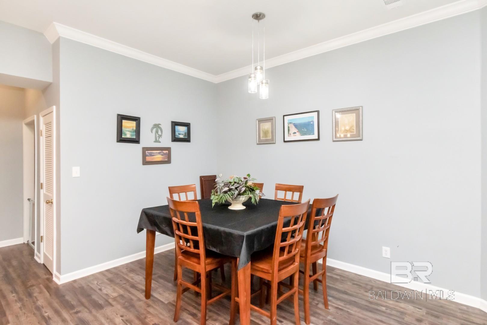 Image 4: Dining Area